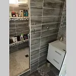 Petit Appartement De 50 M2 Entierement Renove